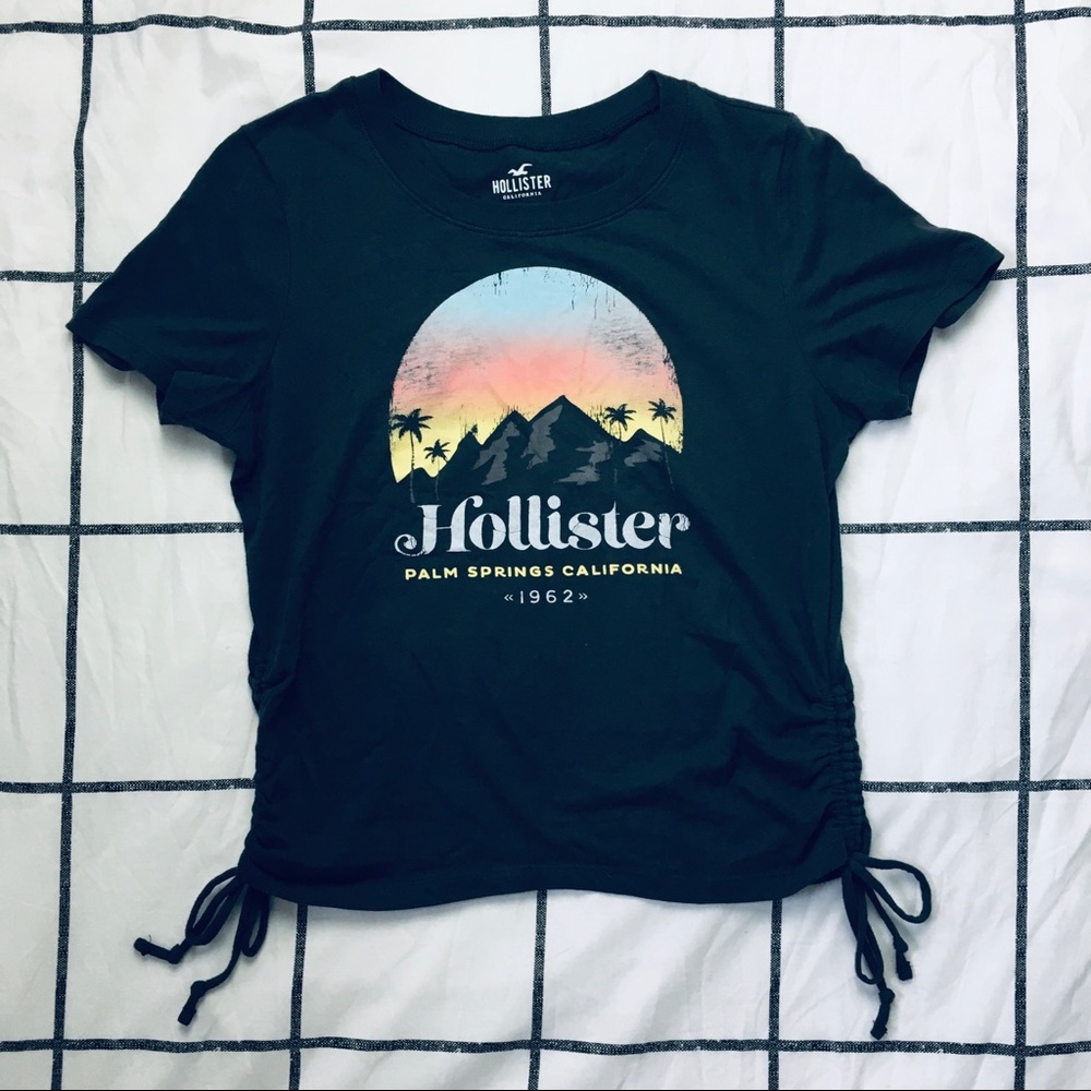 ✰ hollister palm springs graphic tee w ruching